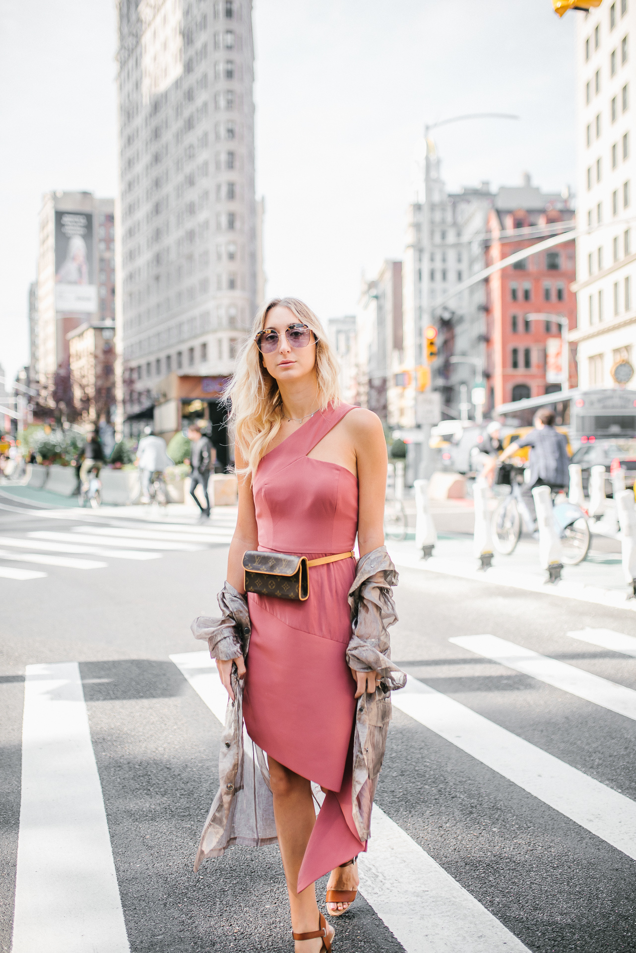 How to Wear a Fanny Pack #NYFW - Chiara